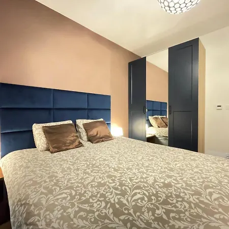 Superior Laguna Beskidow 3 Rooms! Sauna&gym! Air Condition! アパート