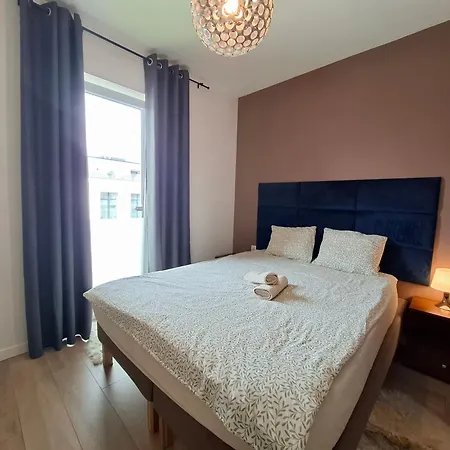 Superior Laguna Beskidow 3 Rooms! Sauna&gym! Air Condition! Апартаменти